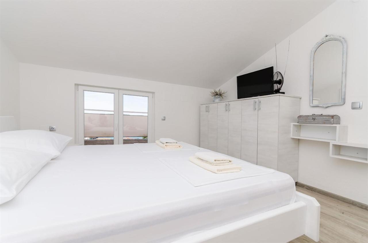 Apartment Ljubica Okrug Gornji Kültér fotó